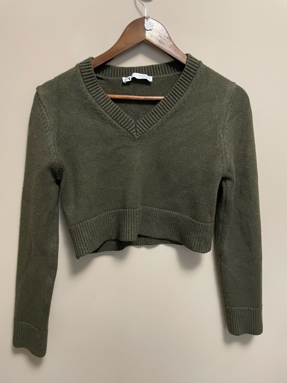 Zara Olive Green Cropped V-Neck Sweater Women’s Medium - Picture 2 of 11